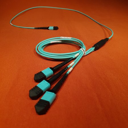 Conector 3x8mpo/pc mm-om4 3mm: