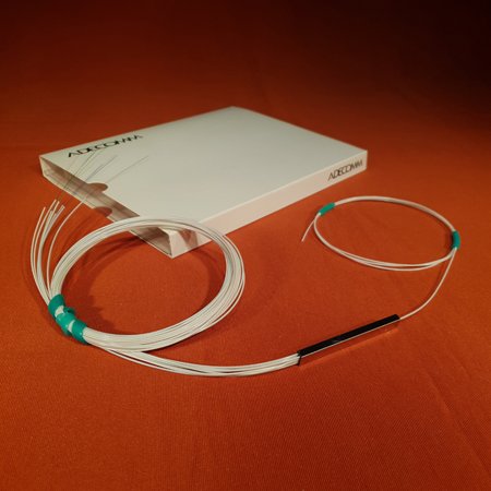 Splitter plc sm std 900µ (dim package: 4x12x60 mm) 1x8, 12.5:12.5:12.5:12.5:12.5:12.5:12.5:12.5, full wavelength band coupler 1260 to1625nm (uniformity <1db), 1m long, itu-t g.657.a1, without connector